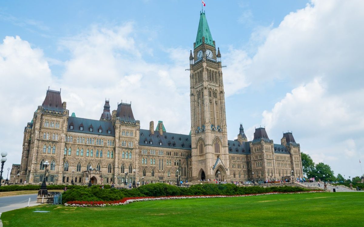IPTV Ottawa – Parliament Hill in Ottawa, Ontario on a clear day