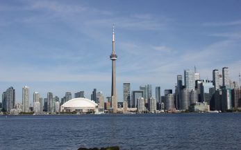 IPTV Toronto – Toronto skyline with the CN Tower on a clear day